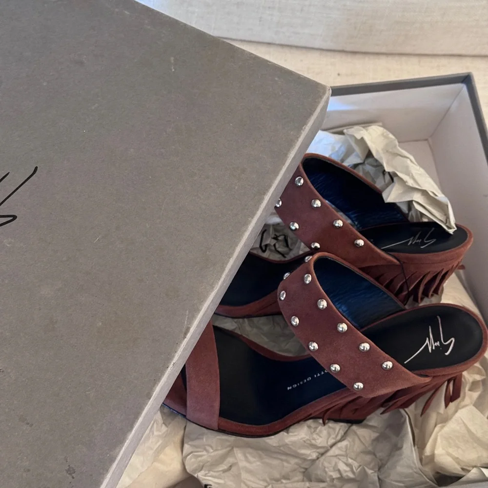 GIUSEPPE ZANOTTI Women’s Brown Suede Fringe Wedge Sandals‎ Size 41
